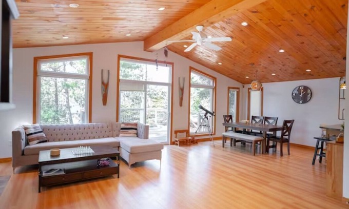 Tiny Cottage | cozy cottage by Georgian Bay & sandy beach