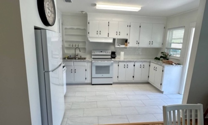 Bainbridge Cottage | Cozy cottage convenient to downtown, restaurants, and medical facilities.