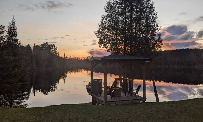 Faraday Cottage | Cozy Cottage Family Getaway - 8 min drive from Bancroft