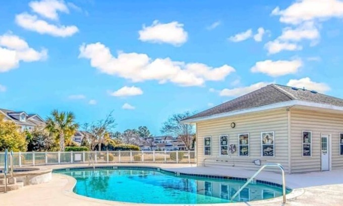 Red Hill House | Cozy Cottage, Golf @ Legends Golf Resort - Pool - Myrtle Beach