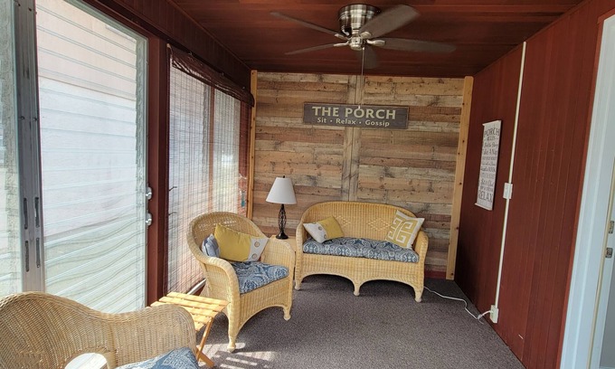 Lake City House | Cozy cottage great for friends, family or couples getaways!