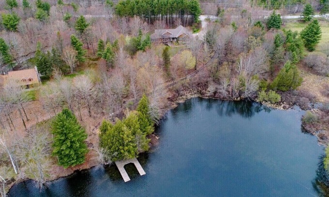 Rideau Lakes Cottage | Cozy cottage home close to nature includes game room, fitness equip, & Hot Tub.