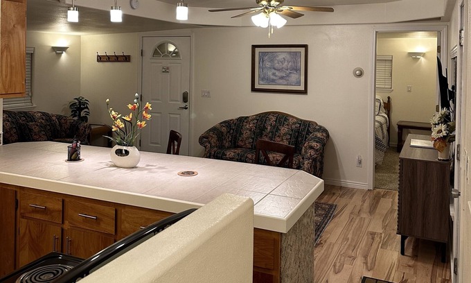 Kimberly House | Cozy Cottage House A with Double Carports