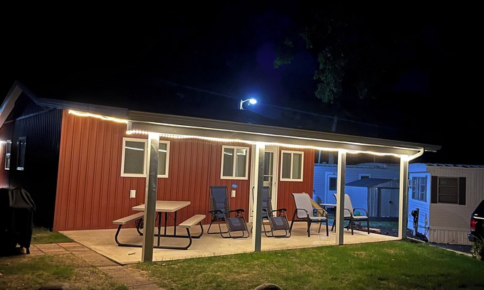 Greenville Cottage | Cozy cottage in awesome Greenville with WiFi, AC