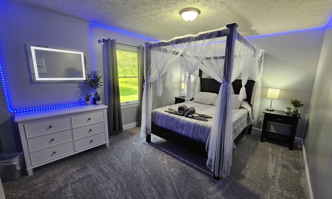 Lakeville Cottage | Cozy Cottage in Between Mohican and Amish Country