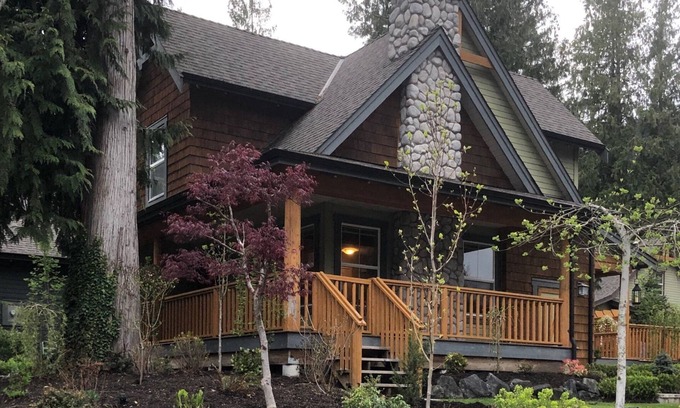 Lindell Beach Cottage | Cozy Cottage in Gated Community