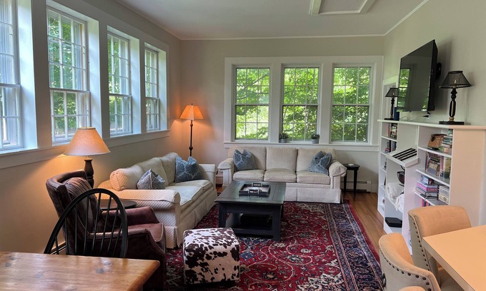 Dorset House | Cozy cottage in the Dorset Hollow. Mountain views, patio & stream. Pet friendly!