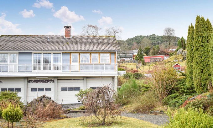 Bjoa House | Cozy cottage in the heart of the Norwegian fjord world.