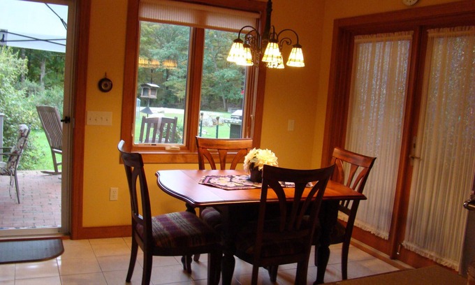 Brainard Cottage | Cozy Cottage in the Woods