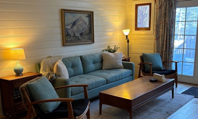 Wrightwood Apartment | Cozy Cottage in Wrightwood