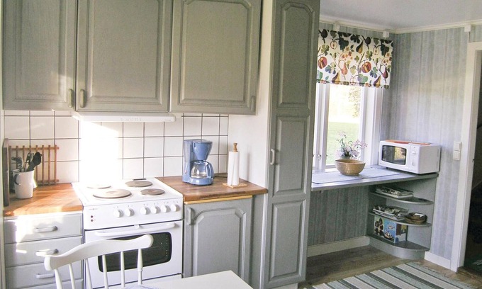 Hornbetan House | Cozy cottage is situated elevated and in a scenic, quiet environment.