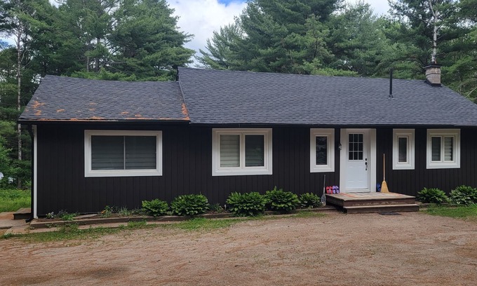 Dwight Cottage | Cozy Cottage - Lake of Bays