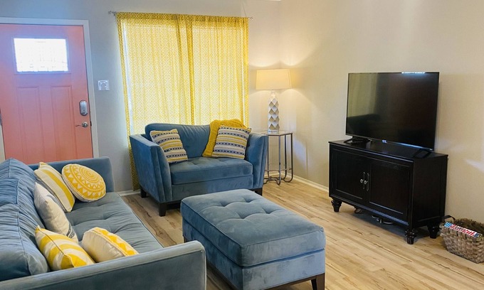 Aransas Pass Cottage | Cozy cottage minutes away from great fishing and ferry to the island!