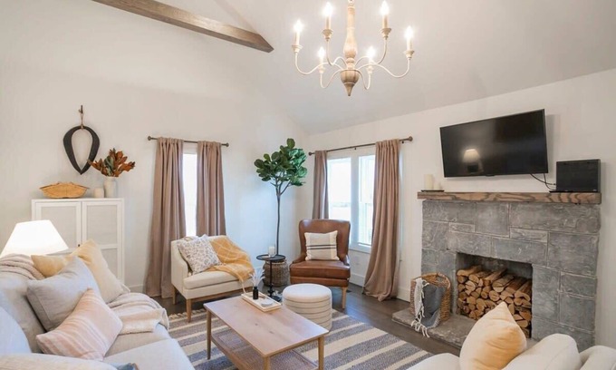 Donelson Hills House | Cozy Cottage Near Opryland