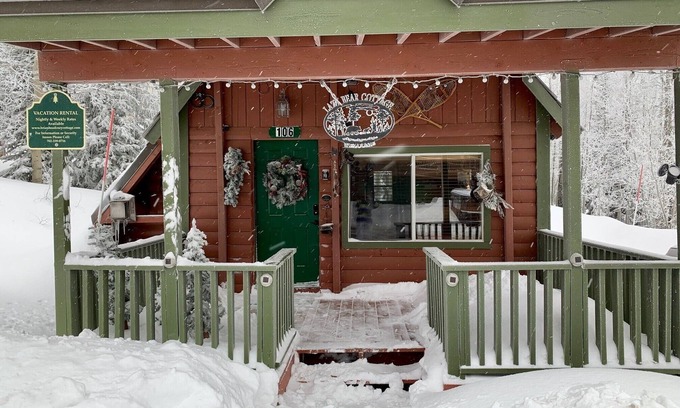 Steam Engine Meadows Cabin | Cozy Cottage Near Ski Lifts!