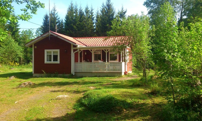Hallaryd Cottage | Cozy cottage near the lake, including free Wi-Fi and own rowing boat