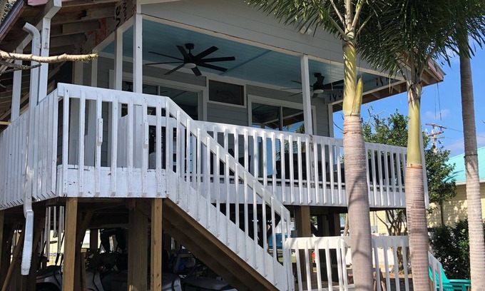 Saint James City House | Cozy Cottage on Direct Access Canal with Boat Lift
