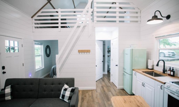 Dry Ridge House | Cozy Cottage on 250 Acre Dairy Farm Near Ark
