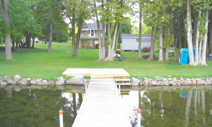 Lakefield House | Cozy Cottage on Katchawanooka Lake