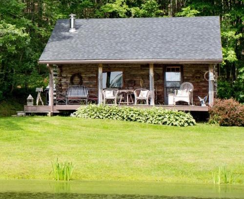 Great Valley House | Cozy Cottage on Pond