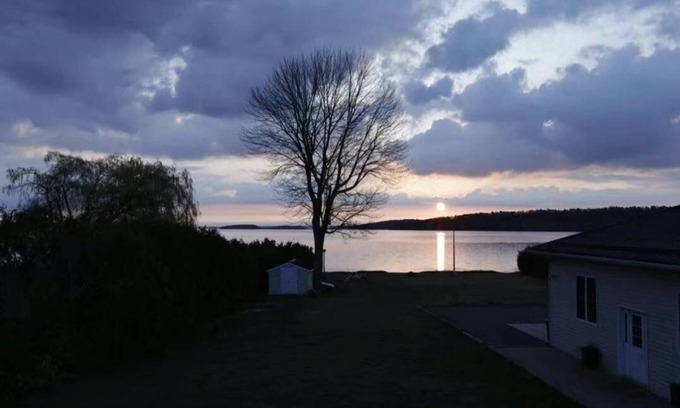 Bewdley Cottage | Cozy cottage on Rice Lake. Four seasonal, pet friendly