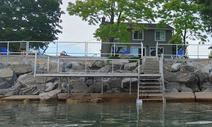 Hamilton Cottage | COZY COTTAGE ON THE LAKE