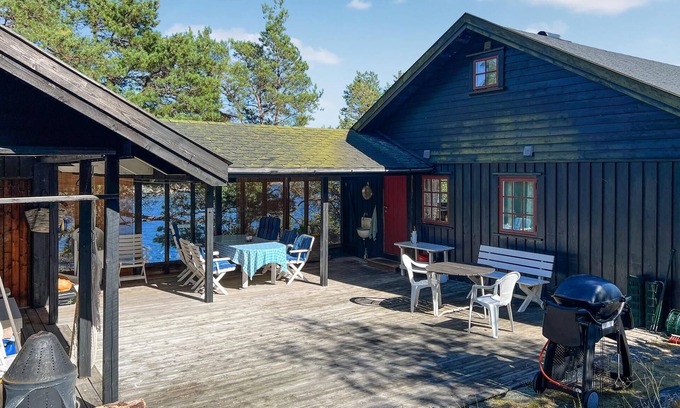 Jomfruland House | Cozy cottage on the island of Gumøy with its own beach.