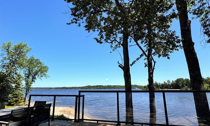 Laurentian Valley Cottage | Cozy Cottage on the Ottawa River
