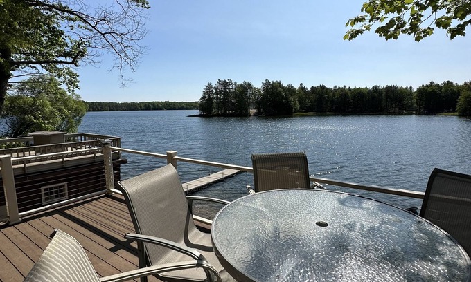 Manistique Cottage | Cozy Cottage on the lake w/all new remodel