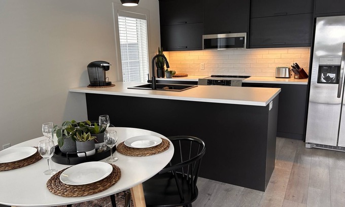 Whiteway House | Cozy cottage or guest house next to walking trails and golf course.
