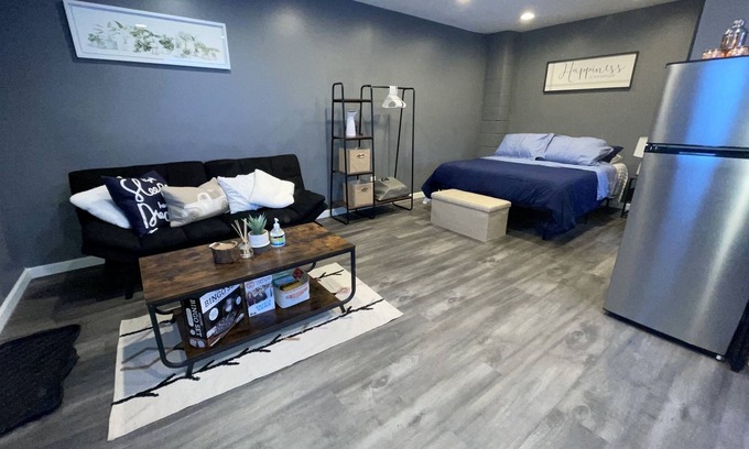Poughkeepsie Cottage | COZY COTTAGE- Pet friendly | Hot Tub