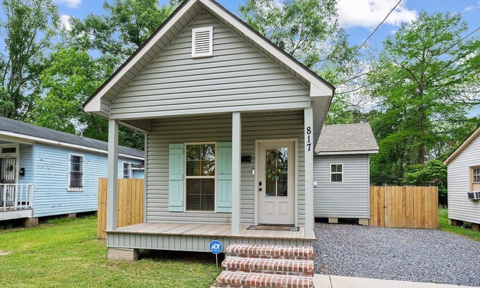 Highlands - Perkins Cottage | Cozy Cottage: Steps from LSU & Minutes to Downtown