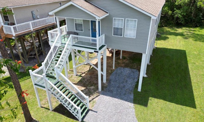 Henderson Point House | Cozy cottage surrounded by fun