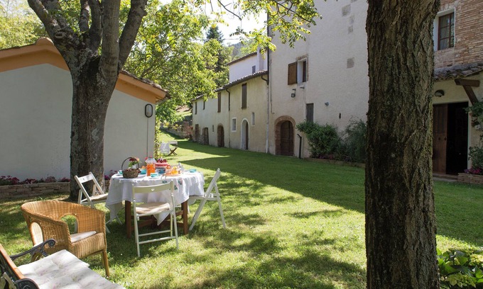 Fabriano House | Cozy cottage surrounded by a large garden in the hills of Le Marche