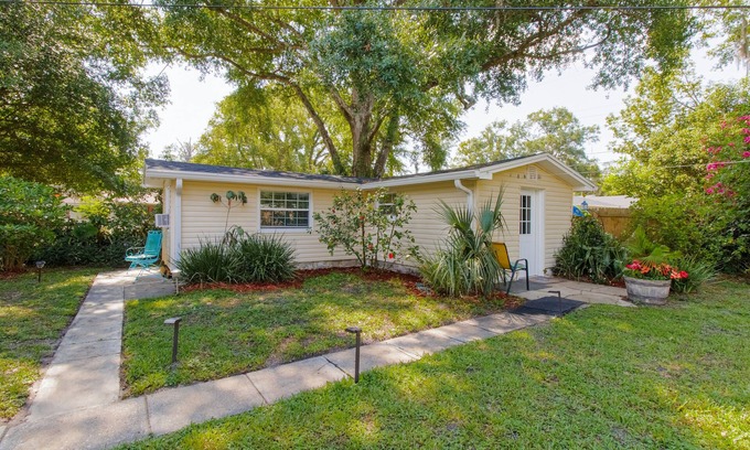Lake Mary Cottage | Cozy Cottage