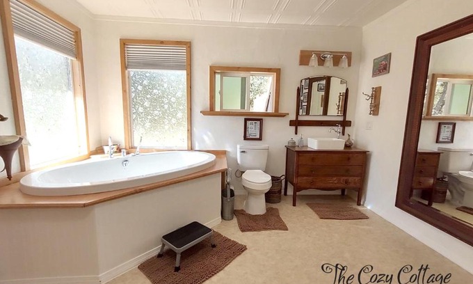 Miramonte House | Cozy Cottage