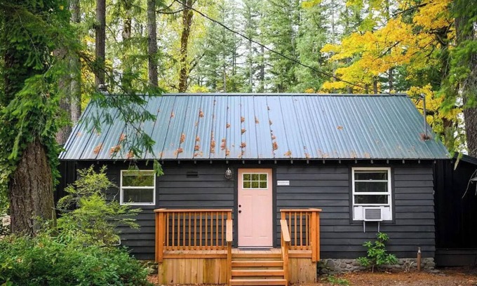 Mount Hood Village Cottage | Cozy Cottage near Mt. Hood