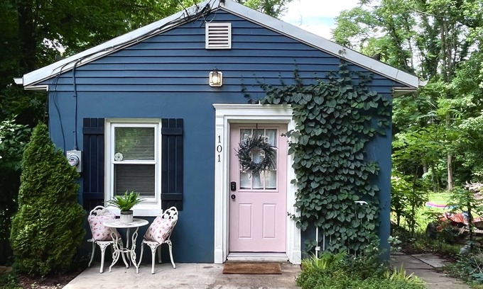Shepherdstown Cottage | Cozy Cottage