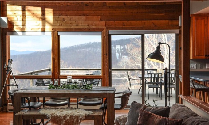 Nellysford Cottage | Cozy Cottage with beautiful Mountain View’s - close to wineries