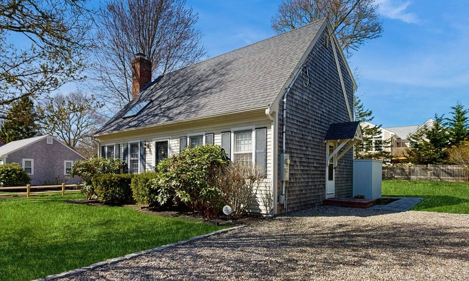 Yarmouth Port House | Cozy cottage w/game room & yard: close to beaches & entertainment
