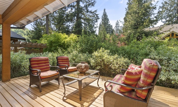 Lindell Beach Cabin | Cozy cottage w/resort style living near Cultus Lake, perfect for a family stay!