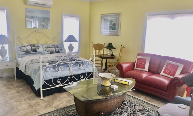 Northport House | Cozy cottage with beautiful Sandy Beachfront on Lake Michigan, Sunsets! A/C.
