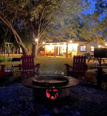 Medina House | Cozy Cottage with Big Porch