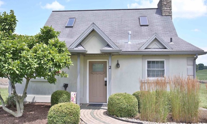 Millersburg Cottage | Cozy Cottage With Fireplace, Seasonal Pool/Hot Tub