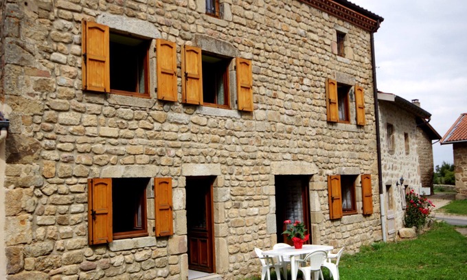 Saint-Nizier-de-Fornas Cottage | Cozy Country House: 6 Beds, Fireplace, Garden, Near Ski and Historic Sites