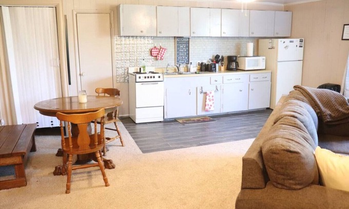 Nashville House | Cozy, Country Apartment