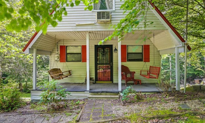 Wellington House | Cozy Country Cabin 4 Mi to Cave Run Lake!