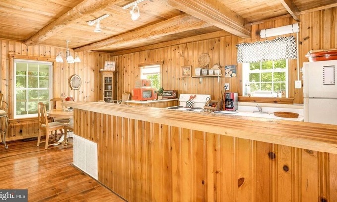 Luray Cabin | ★ Cozy Country Cabin ★ near Luray & hiking trails!