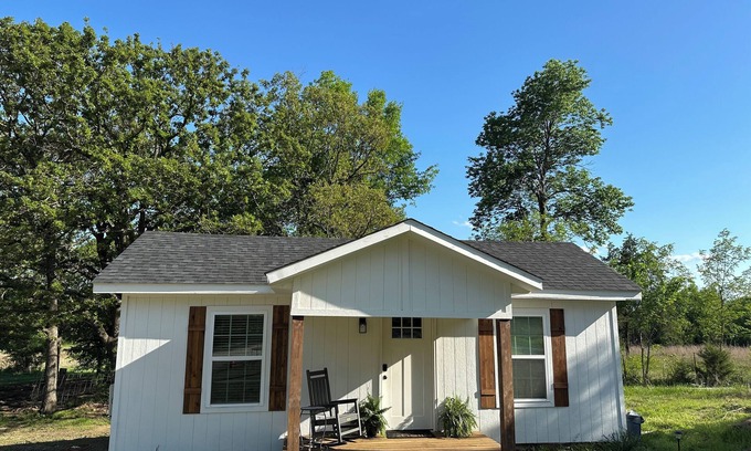 Sand Springs Cabin | Cozy country cabin with hot tub in Sand Springs on 7 acres w a pond