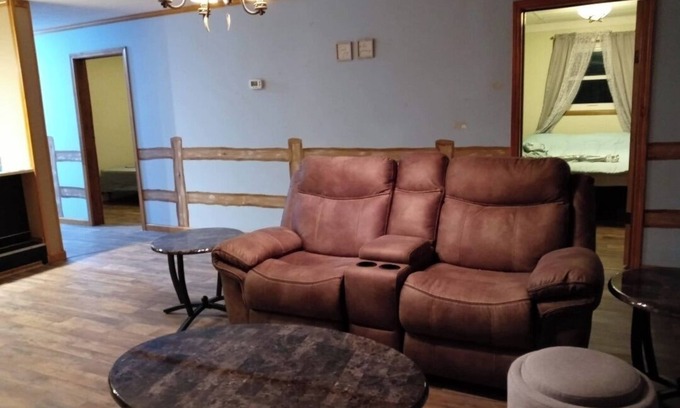Olive Hill Other | Cozy Country FarmHouse GetAway - Yet Minutes to a small Town n